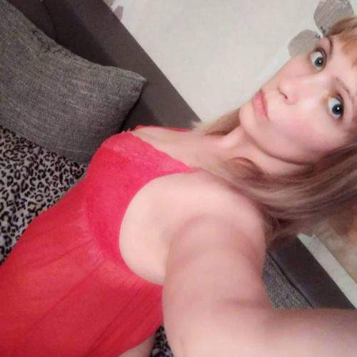 Nimeni on Erika. Sinkkuelämää minä tässä vietän