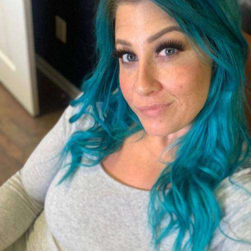 Rakastan pukeutua paljastaviin mekkoihin ja