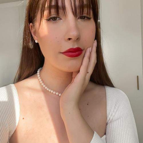 Hei vaan! Olen iloinen ja sosiaalinen nainen