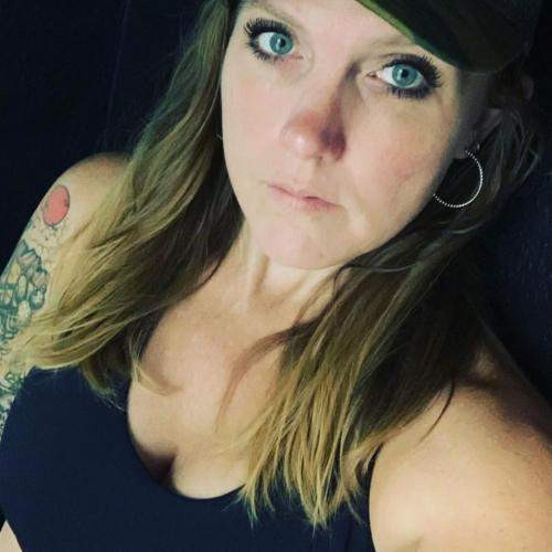 Kaipaan seuraa, olen niin yksinäinen ja yksin